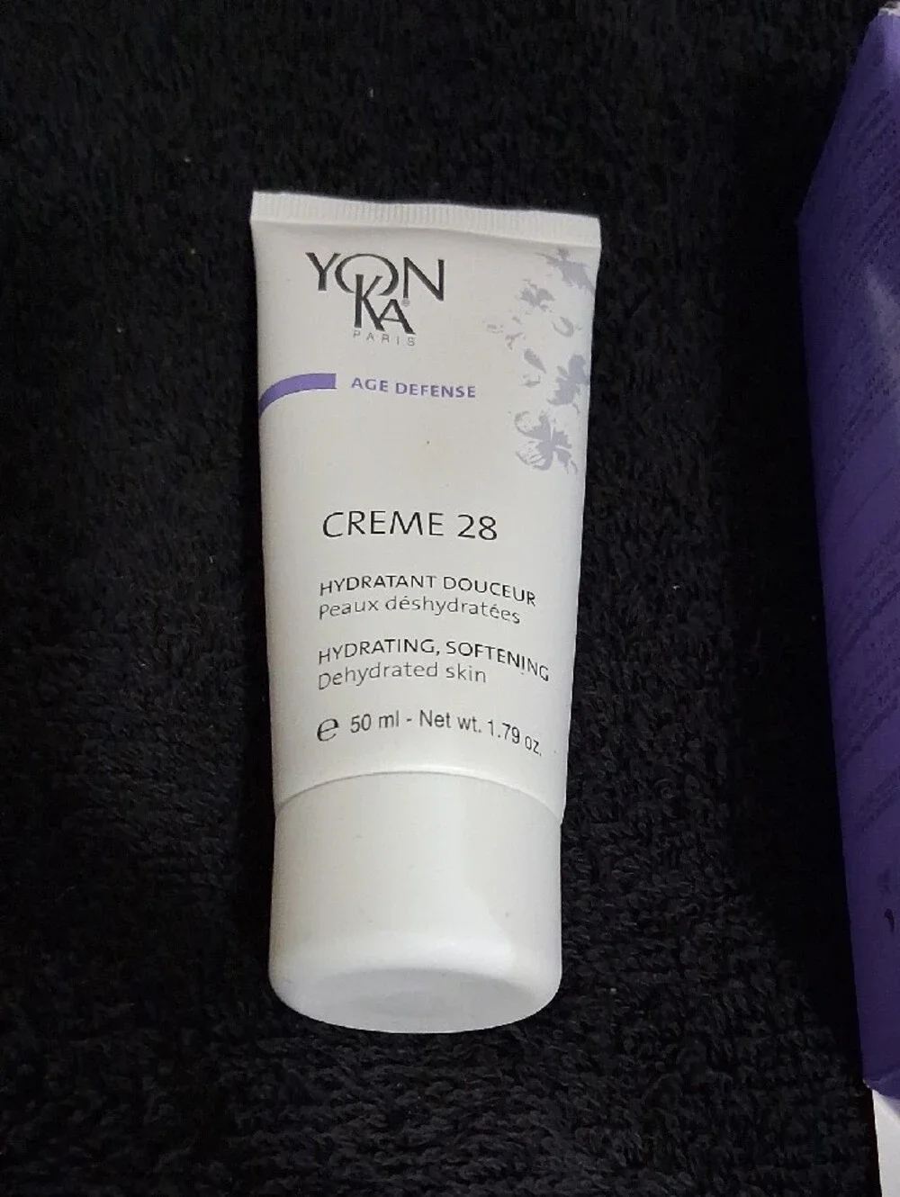Yon-Ka Creme 28 Age Defemse Hydrating Moisturizer - 50 Ml / 1.79 Fl Oz